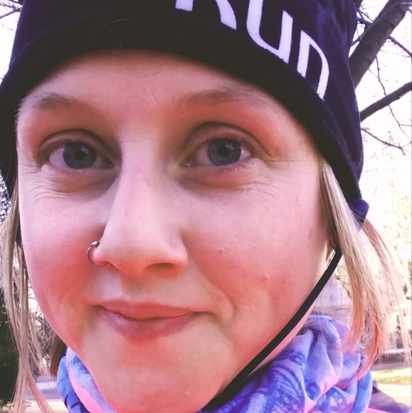 Meet your Posher, Liz - Picture 4 of 5